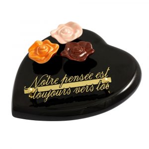 Coeur plat 23 cm - Coeur plat roses contemporaines socle noir